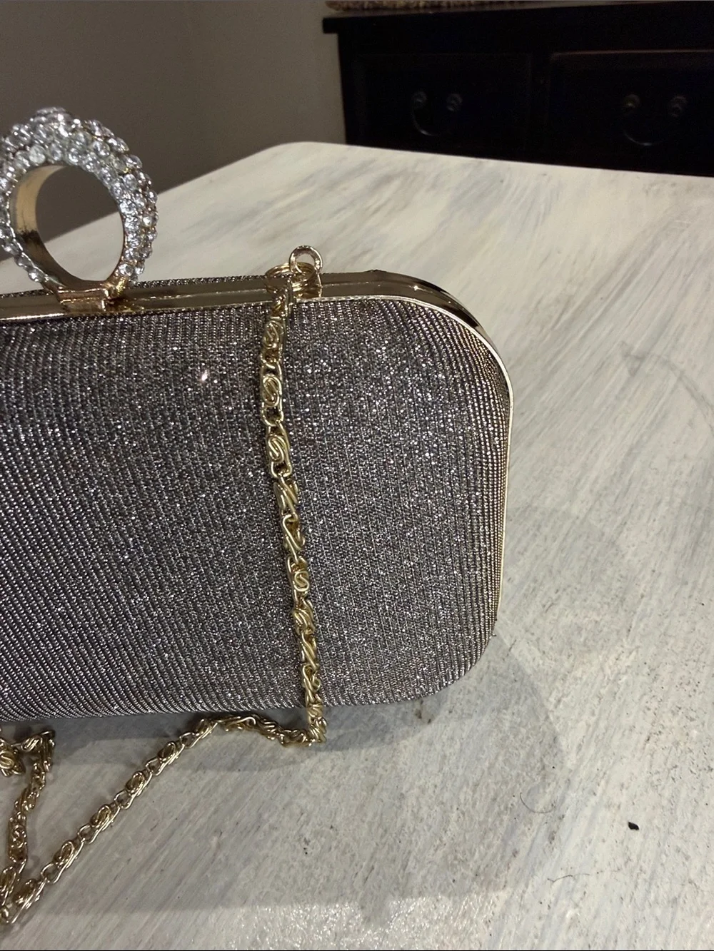 Elegant Sparkle Rhinestone Hard Framed Ring Clutch - Gold Chain
